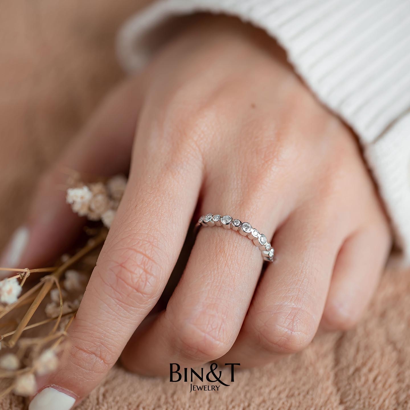 Half Round Eternity Ring ver 2